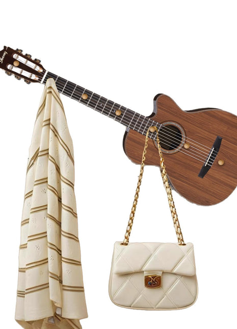 Creative guitar-shaped coat rack decorative painting behind the front key hanger
